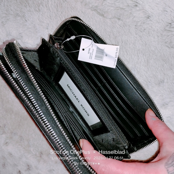 Michael kors wallet - Picture 6 of 8